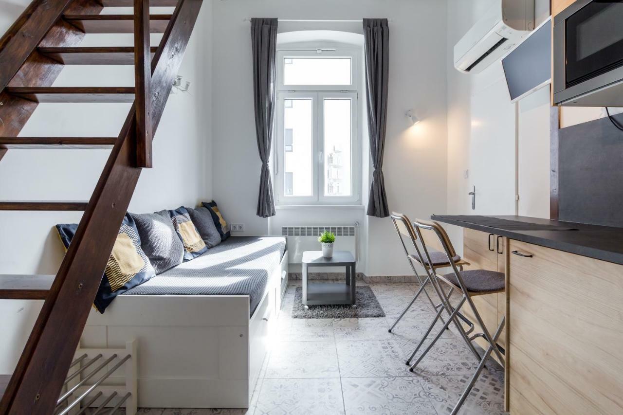 Flexible SelfCheckIns 13&14 - Le Petit&Le Grand Zagreb - Centre - New - Apartments Repinc Extérieur photo
